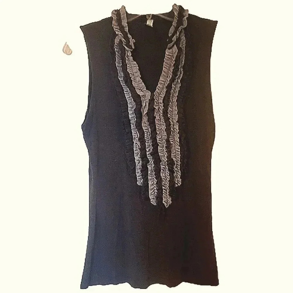 Six Degrees sleeveless gray and white top with ruffle detail Size Small